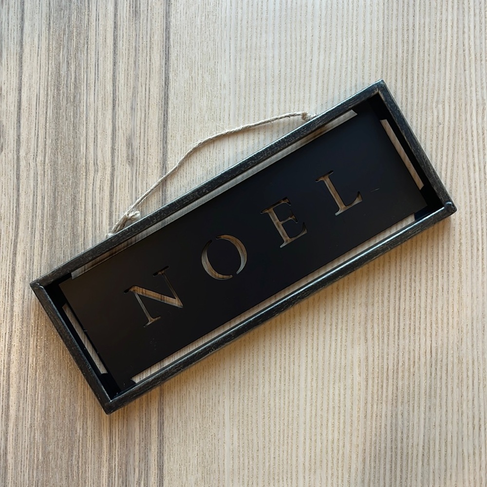Metal Noel Sign NWOT